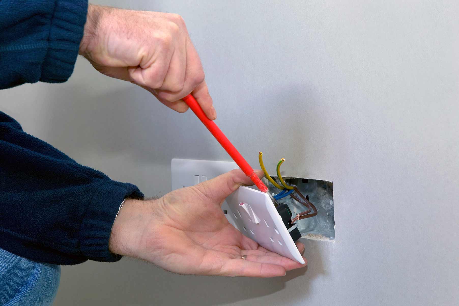 Our electricians can install plug sockets for domestic and commercial proeprties in Hersham and the local area. 